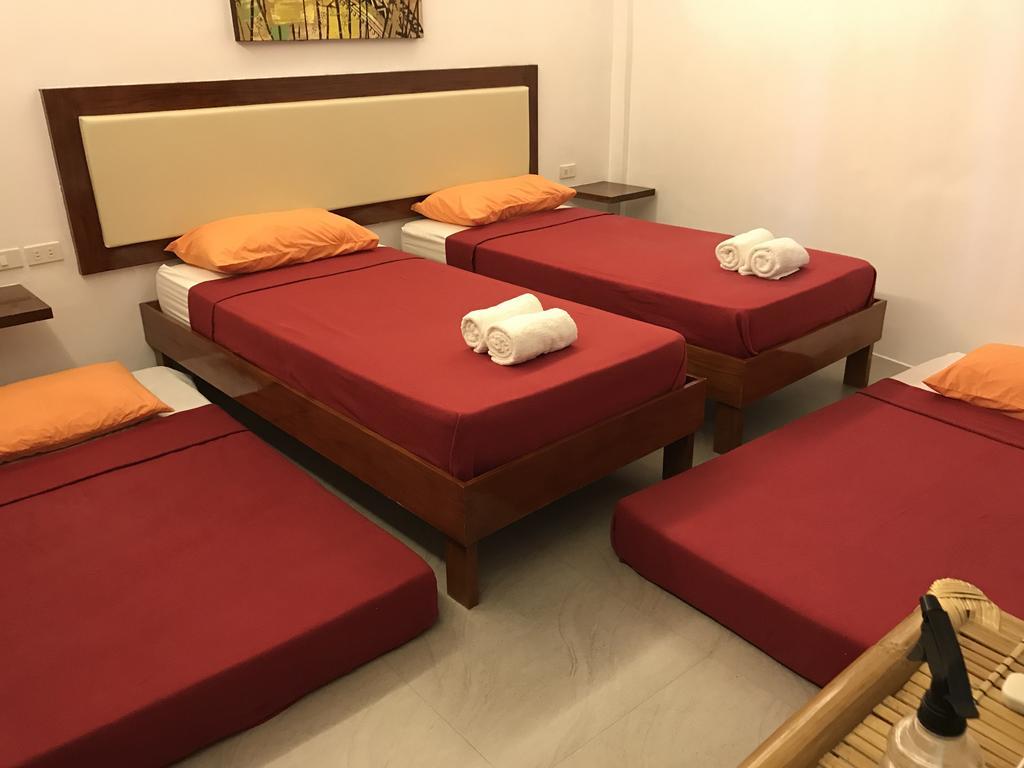 Koko'S Place Diniwid Balabag  外观 照片
