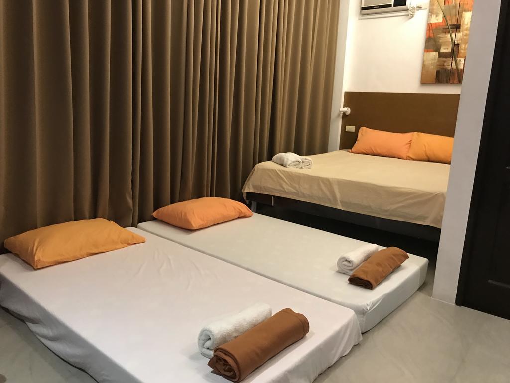 Koko'S Place Diniwid Balabag  外观 照片